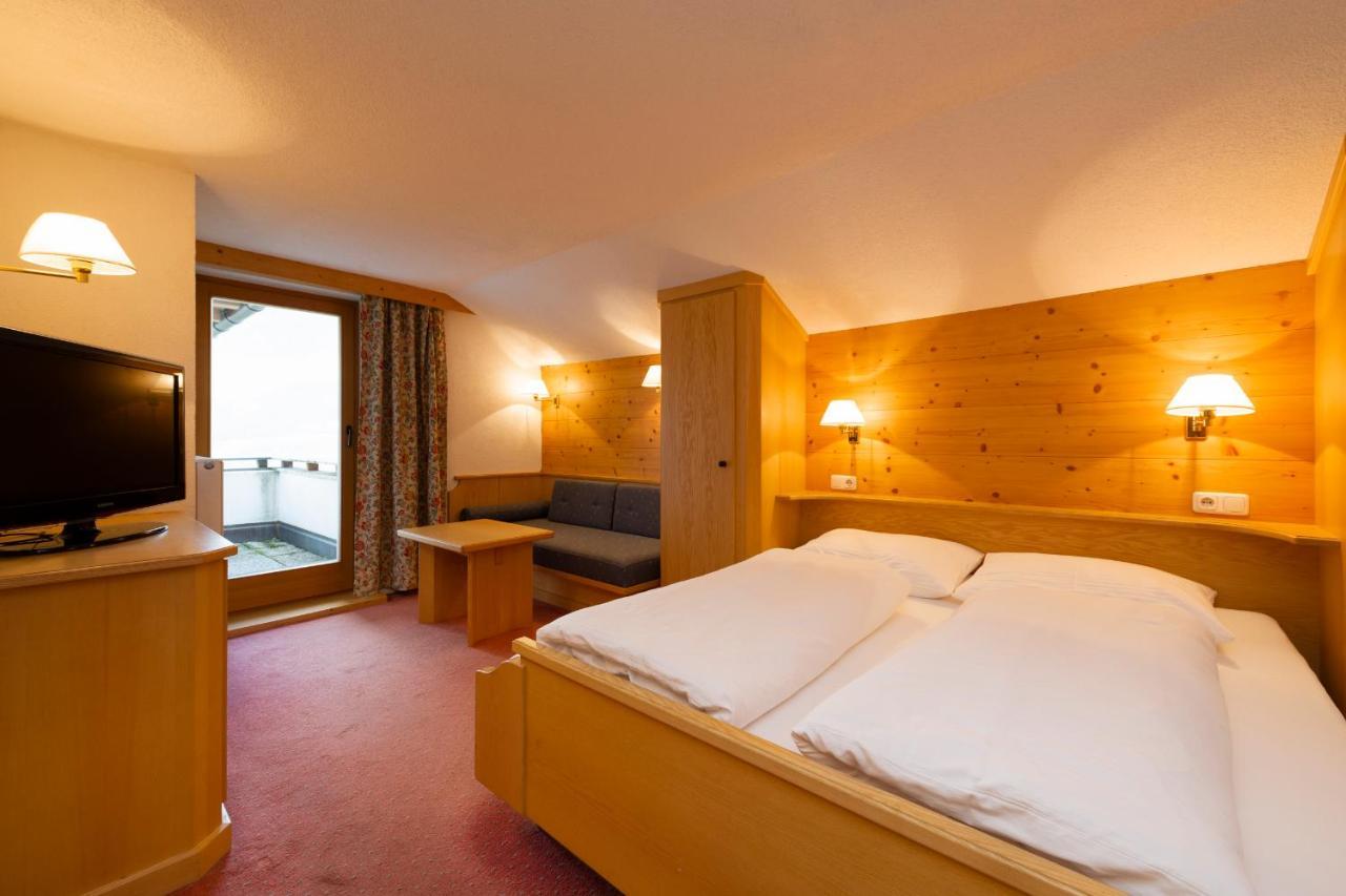 Hotel Bergkranz มีเดอร์ส ภายนอก รูปภาพ
