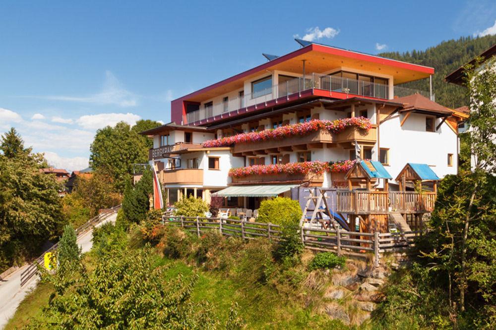 Hotel Bergkranz มีเดอร์ส ภายนอก รูปภาพ